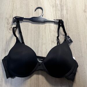 Tommy Hilfiger Women's Elegant Black Bra